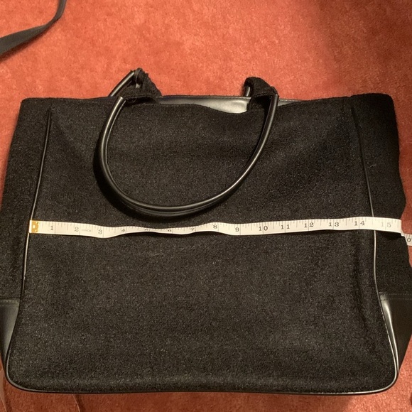 Givenchy  Perfumes Tote with contrasting interior Color NWOT - Picture 9 of 11